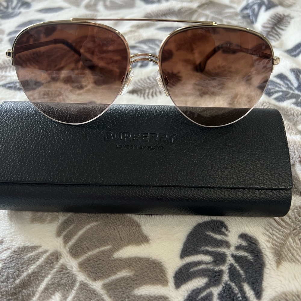 Burberry Women's Sunglasses with Gold Frame and Brown Lenses
